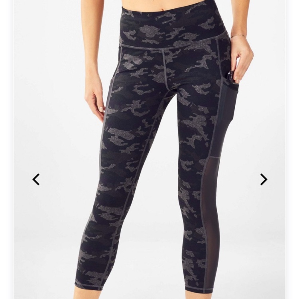 Fabletics powerhold camo cropped leggings
